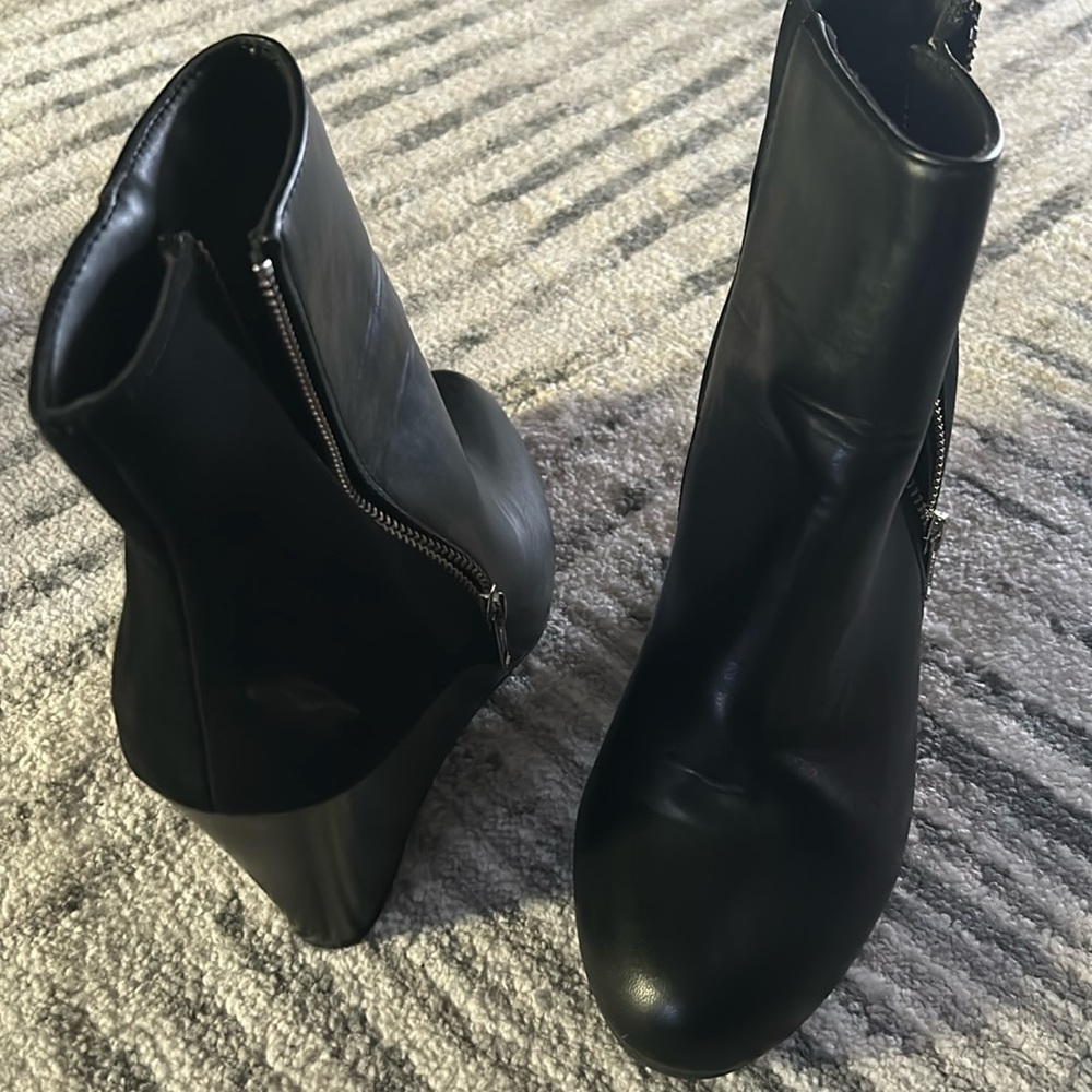 Ladies Wedge Bootie